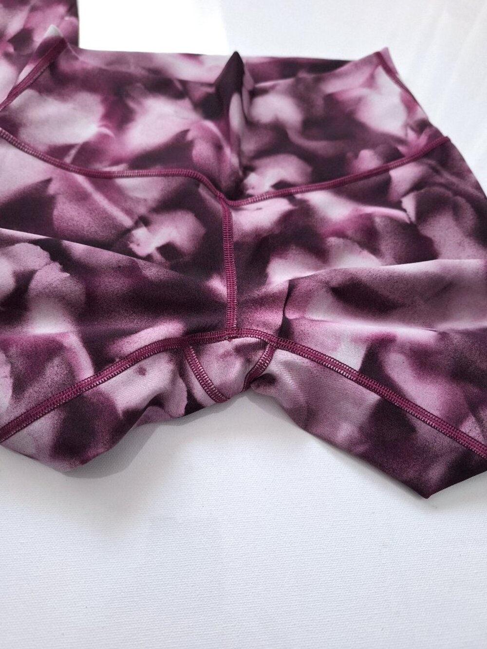 Lululemon Wunderunder High Rise in Blush Blossom Alpine White Candy Pink - Picture 4 of 7